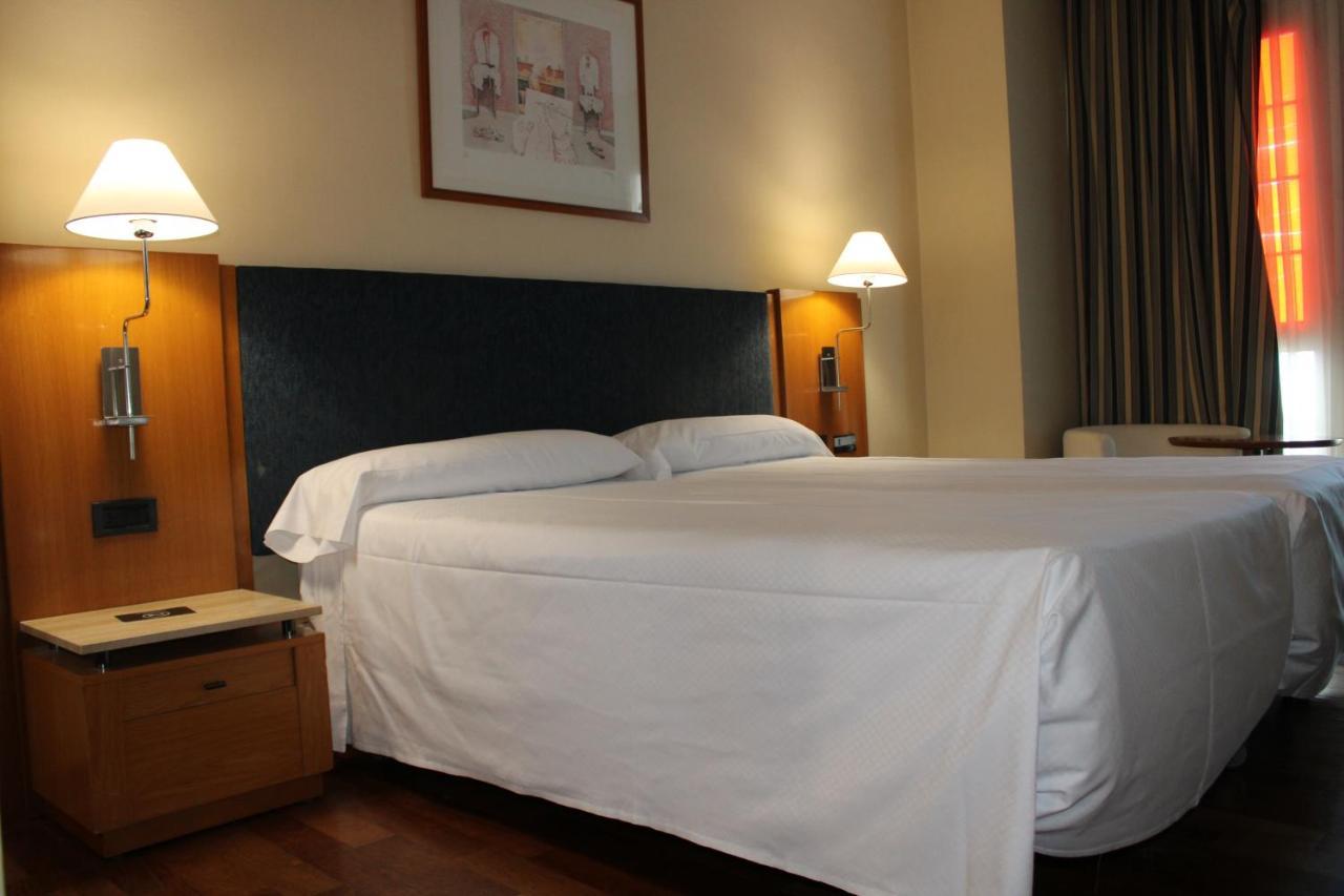 Urh Ciutat De Mataro Hotel Luaran gambar