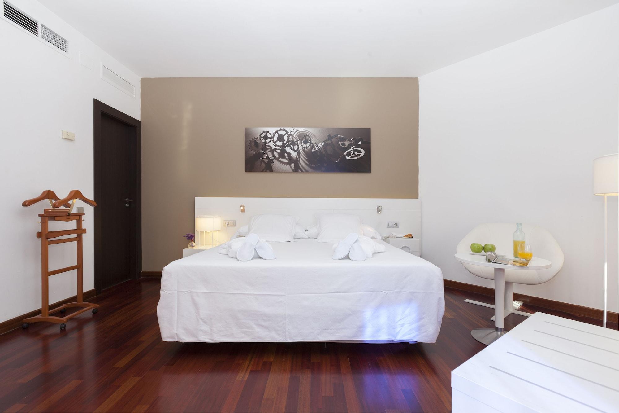 Urh Ciutat De Mataro Hotel Luaran gambar