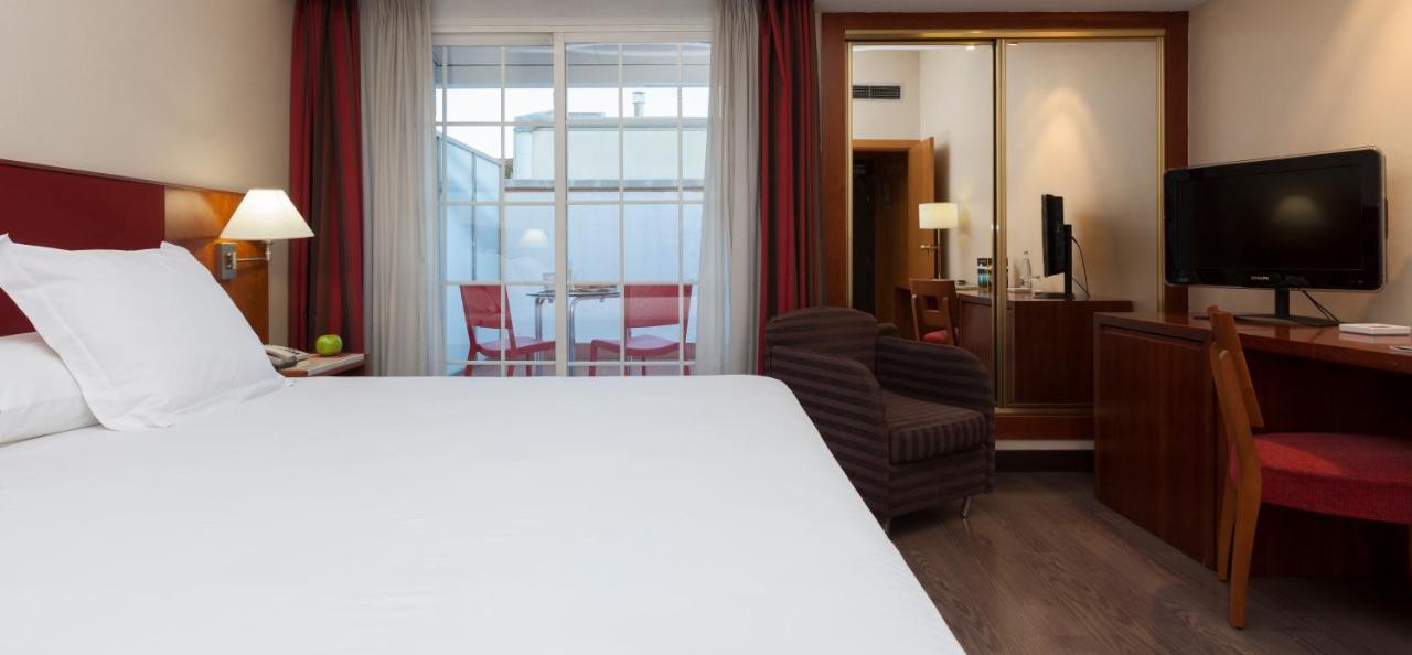 Urh Ciutat De Mataro Hotel Luaran gambar