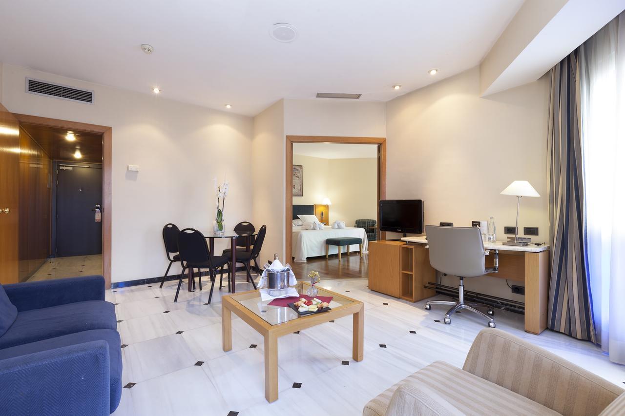 Urh Ciutat De Mataro Hotel Luaran gambar