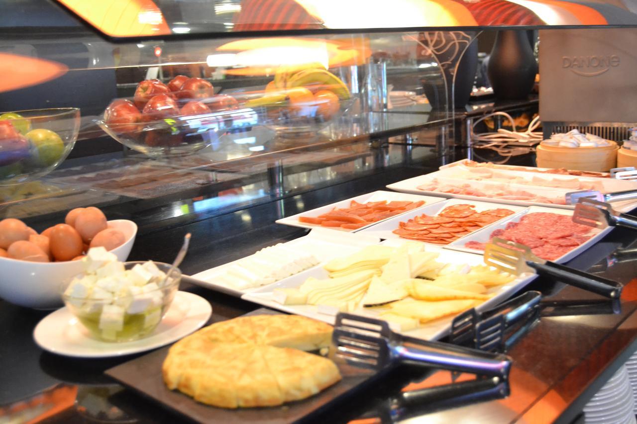 Urh Ciutat De Mataro Hotel Luaran gambar